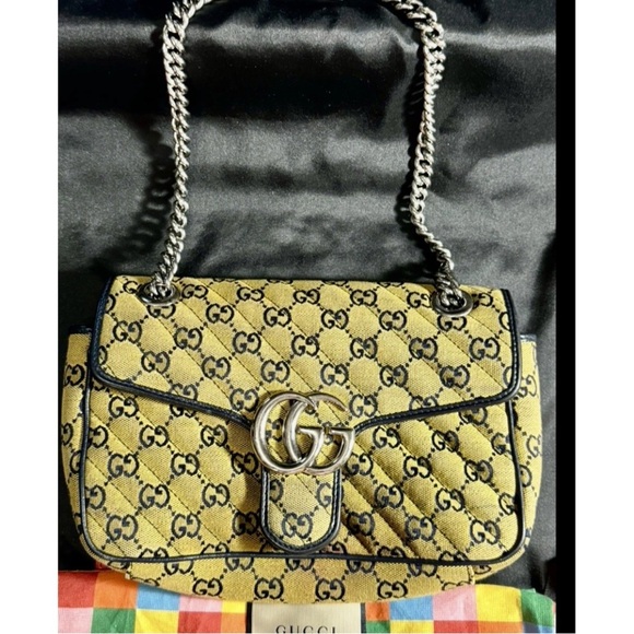 Gucci Marmont Women's Shoulder Bag - Picture 1 of 15